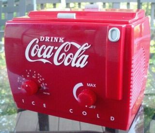 Vintage Mini Coca Cola Soda Cooler Transistor Radio Vending Machine 1984
