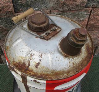 Vintage Wolf ' s Head Motor Oil 5 Gallon Can w Wooden Handle & Spout 2