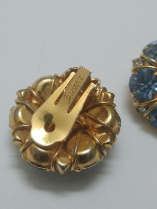 Vintage Hattie Carnegie Sapphire Blue Clear Rhinestone Gold Plate Clip Earrings 2