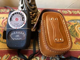 General Electric DW68 Vintage Camera Light Exposure Meter with Leather Case USA 3