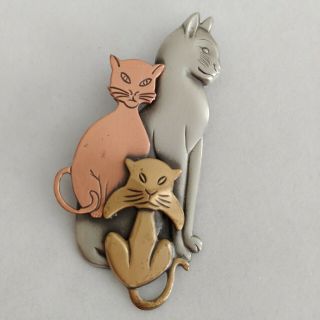 2 Vtg CAT PINS Signed TC K&T 3 Cats Brass Pewter Copper Tone Silvertone Brooch 2