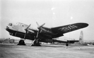 Central Flying School (cfs),  Avro Lancaster B.  Vii,  Nx629; Photograph
