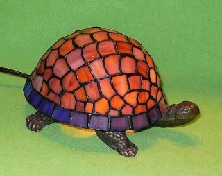Vintage Quoizel Tiffany Style Stained Glass Turtle Lamp Light.  8 1/4 " Long