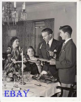 Gracie Allen George Burns Have Thanksgiving W/their Kids Vintage Photo 1949