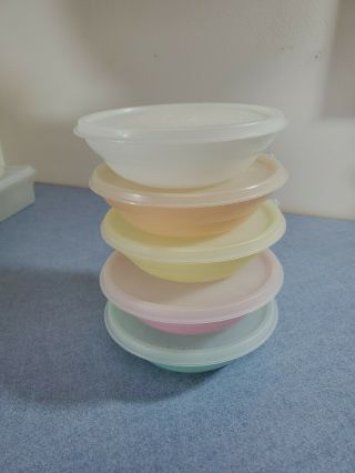 Vintage 10 Pc.  Tupperware Cereal Bowls,  5 Pastel Colors & Plastic Lids 155