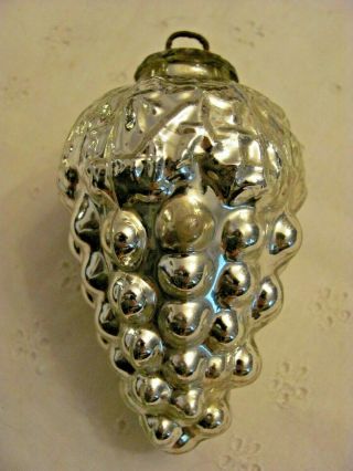 Vintage Kugel Style Silver Glass Grape Cluster Christmas Ornament 4.  5 " Long