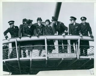 1943 Vintage Press Photo Ww2 Us Navy Waves Pose On French Destroyer Le Fantasque