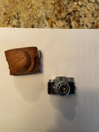 Vintage Hit Miniature Mini Spy Camera W/ Leather Case