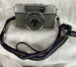 Vintage Olympus Pen Ee 2 35mm Half Frame Film Camera