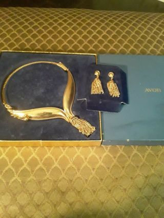 Vintage Avon Necklace Earring Set In Blue Box