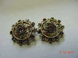 Vintage Gold Tone And Rhinestone Clip On Earrings