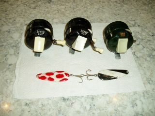 3 - Vintage Zebco 202 Black And White Spincast Reel Metal Foot And 2 Lures