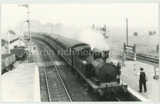 Isle Of Wight Brading Station Train Entering Railway Photo,  C082