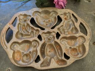 Vintage Cast Iron Teddy Bear Pan Mold Cookies Corn Bread Candy Gingerbread