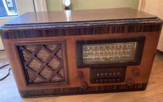 Vintage Sentinel Radio Model 69t512 Tabletop Push Button