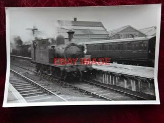 Photo Isle Of Wight Railway - Class O2 Loco No W17 Seaview At Ryde St Johns 19