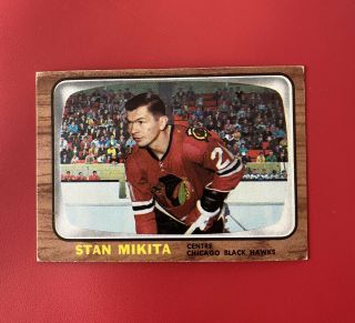 1966 - 67 Topps Stan Mikita 62 Chicago Black Hawks Vintage Hockey