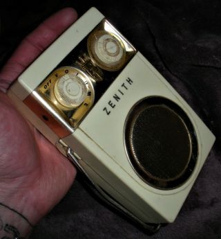 Vintage Zenith Royal 500 Tubeless 7 Transistor Handheld Radio - Vafo