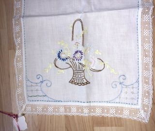 Vintage Fine Linen Table Runner Hand Embroidered Lace Trim Flower Basket 33”