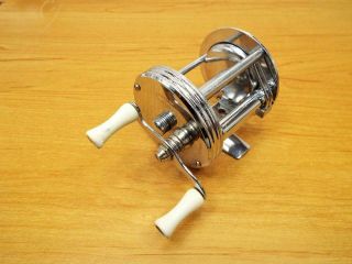 Bronson Fleetwing No.  2475 Vintage Bait Casting Fishing Reel Collectibles