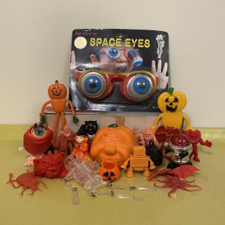 Weird Vintage Toys & Trinkets • Space Eyes • Wind - Up • Halloween