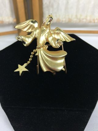 Vintage Signed Giusti Gold Tone Angel Pin Brooch With Dangling Star