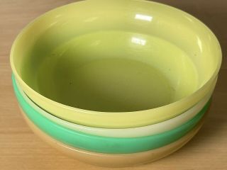 4 Vintage Tupperware Cereal Bowls in Light Colors 2