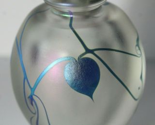 Vintage 1986 Robert Eickholt Heart & Vine Iridescent Art Glass Perfume Bottle 3