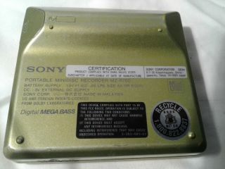 Vintage SONY RECORDING MD WALKMAN MZ - R700/charger/disc green play 3