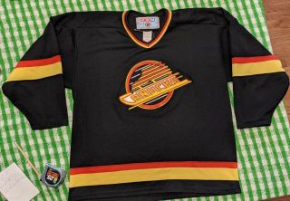 Vintage 90s Ccm Vancouver Canucks Black Nhl Hockey Jersey Mens Xl / 2xl Shirt