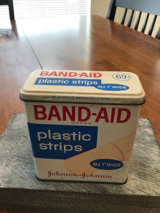 Vintage 1963 Band - Aid Plastic Strips 30 Strips Johnson & Johnson Tin Priced.  69