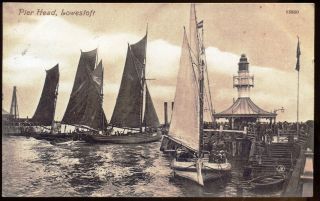 Busy Pier Head,  Lowestoft.  1909 Vintage Postcard.  Uk Postage