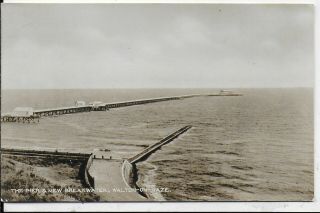 Vintage Postcard,  The Pier& Breakwater,  Walton - On - The - Naze,  Essex,  Rp