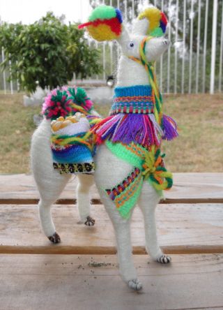 Peru Hand Made Alpaca Wool Llama Figurine With Pac 7 Inches 61438