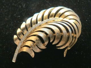 Vintage Crown Trifari Brushed Gold Tone Leaf Brooch Pin With Rhinestones
