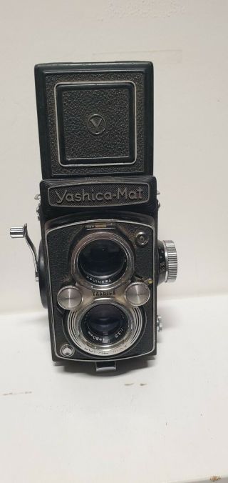 Vintage Yashica - Mat Tlr 120 Roll Film Camera Yashinon 80mm F/3.  5 Lens