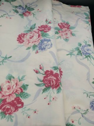 Vintage J.  P.  Stevens Set Of 2 Floral Standard Pillow Cases Pink Blue