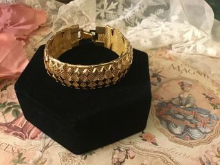 Vintage Unsigned Mesh Bracelet With Diamond Shaped Overlay Pattern