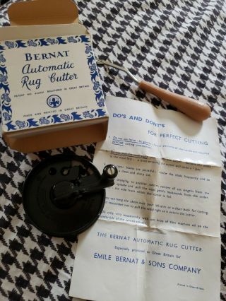 Vintage Bernat Automatic Rug Cutter With Instructions For Latch Hook Rugs