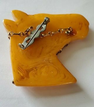 VINTAGE BAKELITE BUTTERSCOTCH HORSE HEAD PIN WITH METAL BRIDLE 2