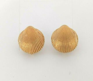 Crown Trifari Vintage Brushed Gold Tone Small Sea Shell Shape Clip On Earrings