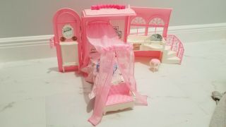 Vintage 1998 Mattel Barbie Bed & Bath Purse Pink Foldout Folding House Playhouse
