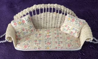 VINTAGE DOLLHOUSE MINIATURE ARTISAN SIGNED TAYLOR WICKER PORCH HANGING SWING 2