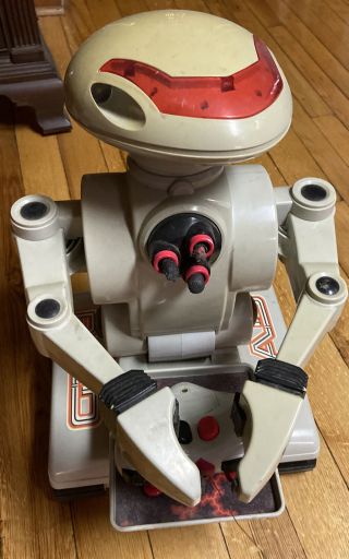 Vintage 1998 Rc Toymax Rad Robot & Battery& Remote