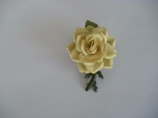 Vintage Plastic Flower Pin/brooch Pale Yellow