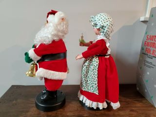 TPI Internat ' l Vintage Animated,  Lighted Santa And Mrs.  Claus - 22 