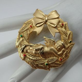 Vintage Gold Tone Jj Christmas Cherub Angel Sleeping On Wreath Pin Brooch By Jj