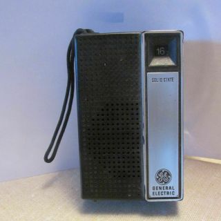 Vintage Portable General Electric Ge Solid State Am Transistor Pocket Radio
