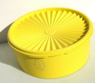 Vintage Tupperware 1204 - 6 Canister & 1205 Servalier Lid Yellow 2 Quart