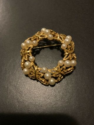 Vintage Crown Trifari Signed Brooch Pin Faux Pearls Gold Tone